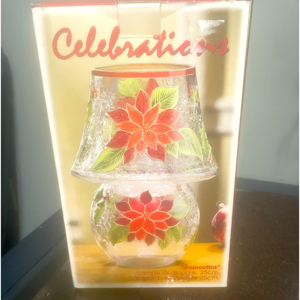 New (open box)
Candle Lamp
Multicolor
Glass Crackle Glass
Poinsettia